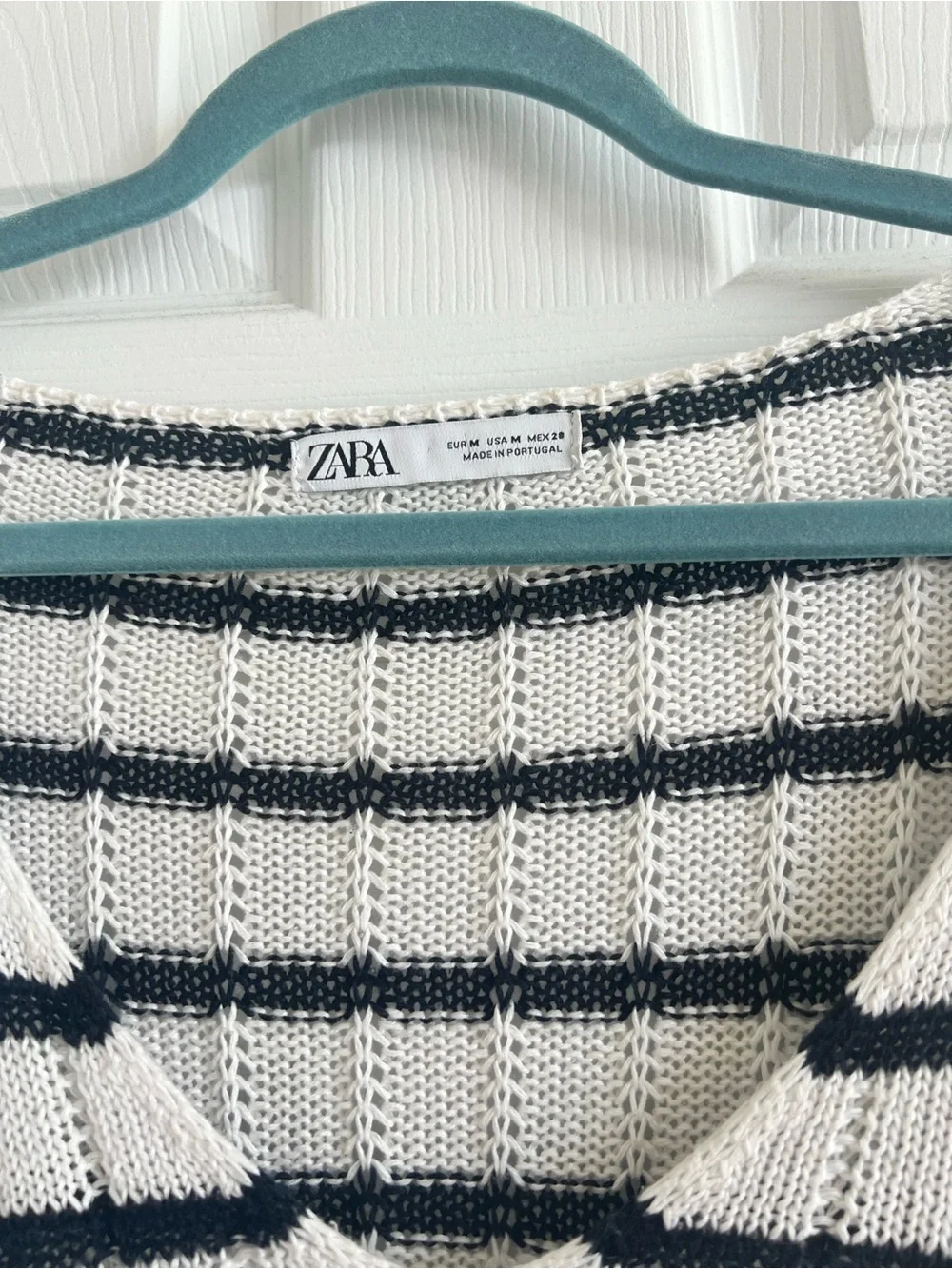 ZARA Cream and Black Striped V-Neck Knit Sweater - Picture 2 of 3